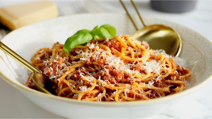 Classic Spaghetti Bolognese